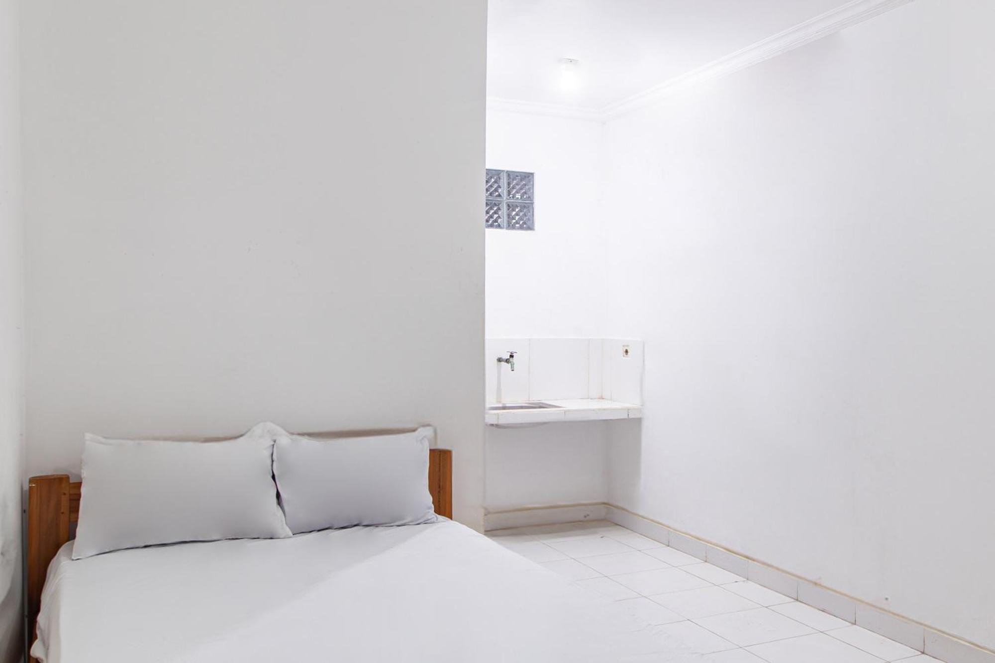 Hotel Oyo Life 93504 Kost Krisna Temukus Exterior foto