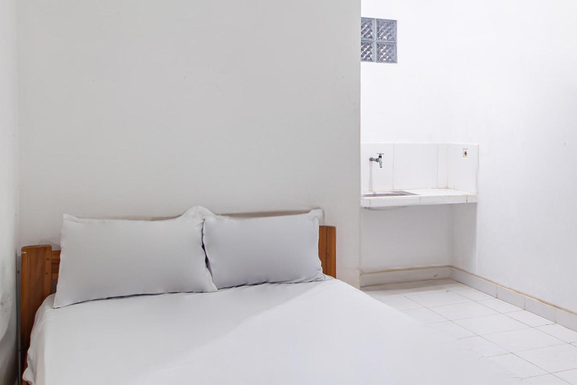 Hotel Oyo Life 93504 Kost Krisna Temukus Exterior foto