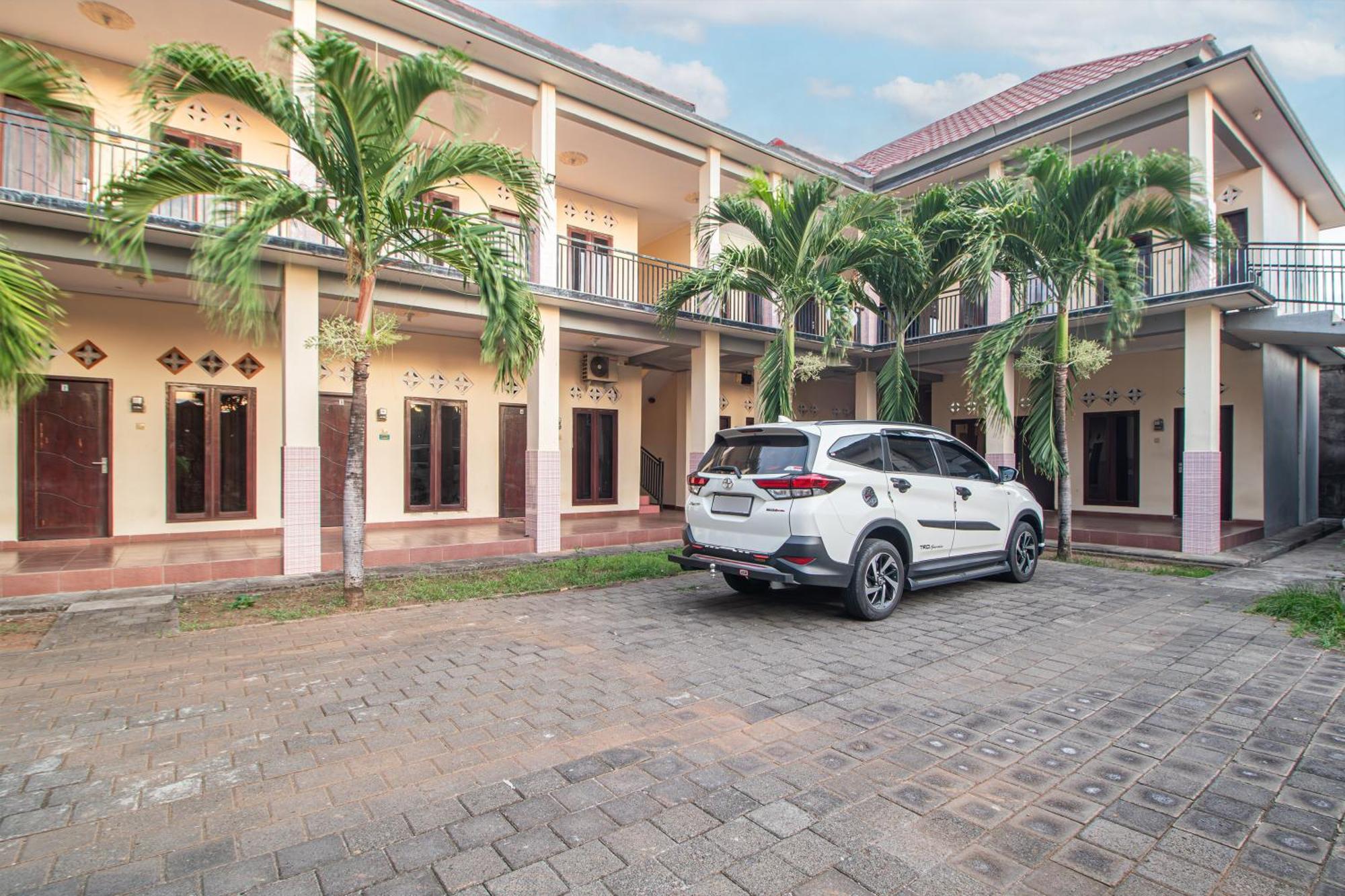 Hotel Oyo Life 93504 Kost Krisna Temukus Exterior foto