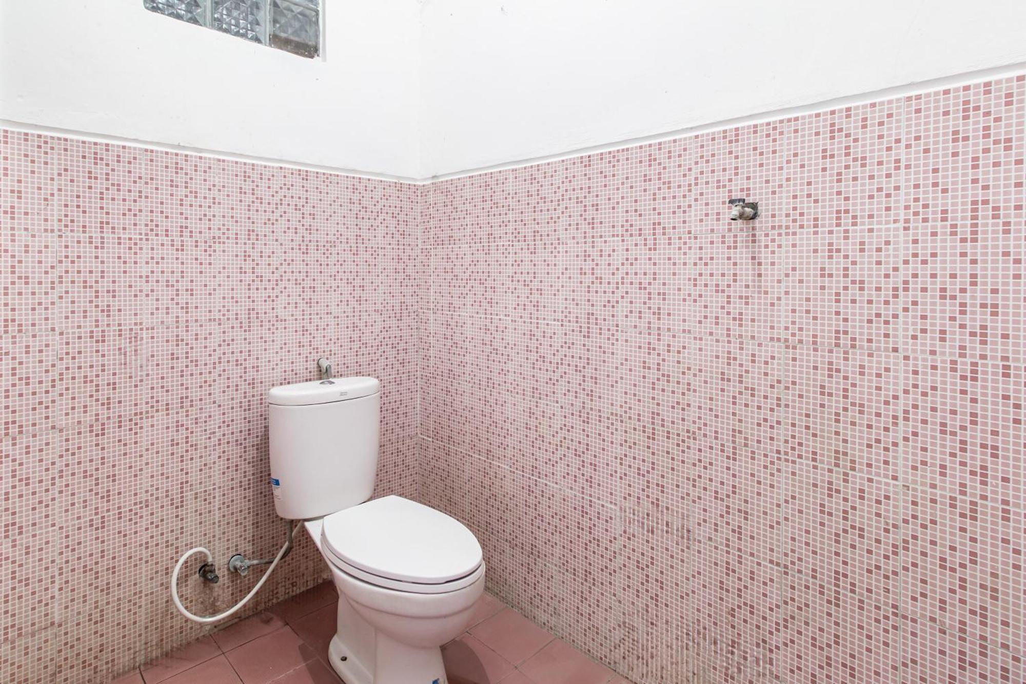 Hotel Oyo Life 93504 Kost Krisna Temukus Exterior foto