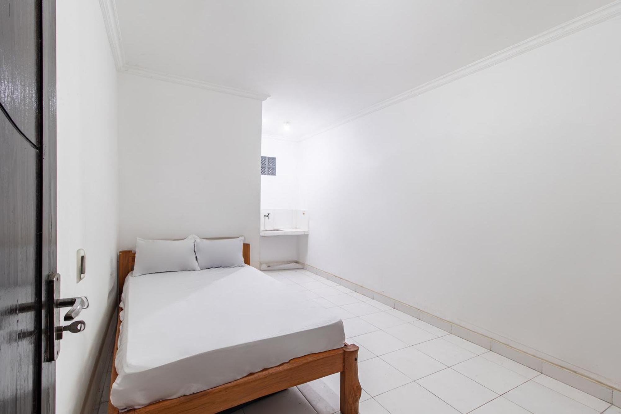 Hotel Oyo Life 93504 Kost Krisna Temukus Exterior foto
